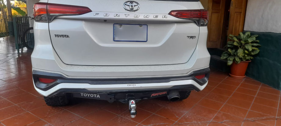 Toyota Fortuner, Hala trailer (Incluye instalación)