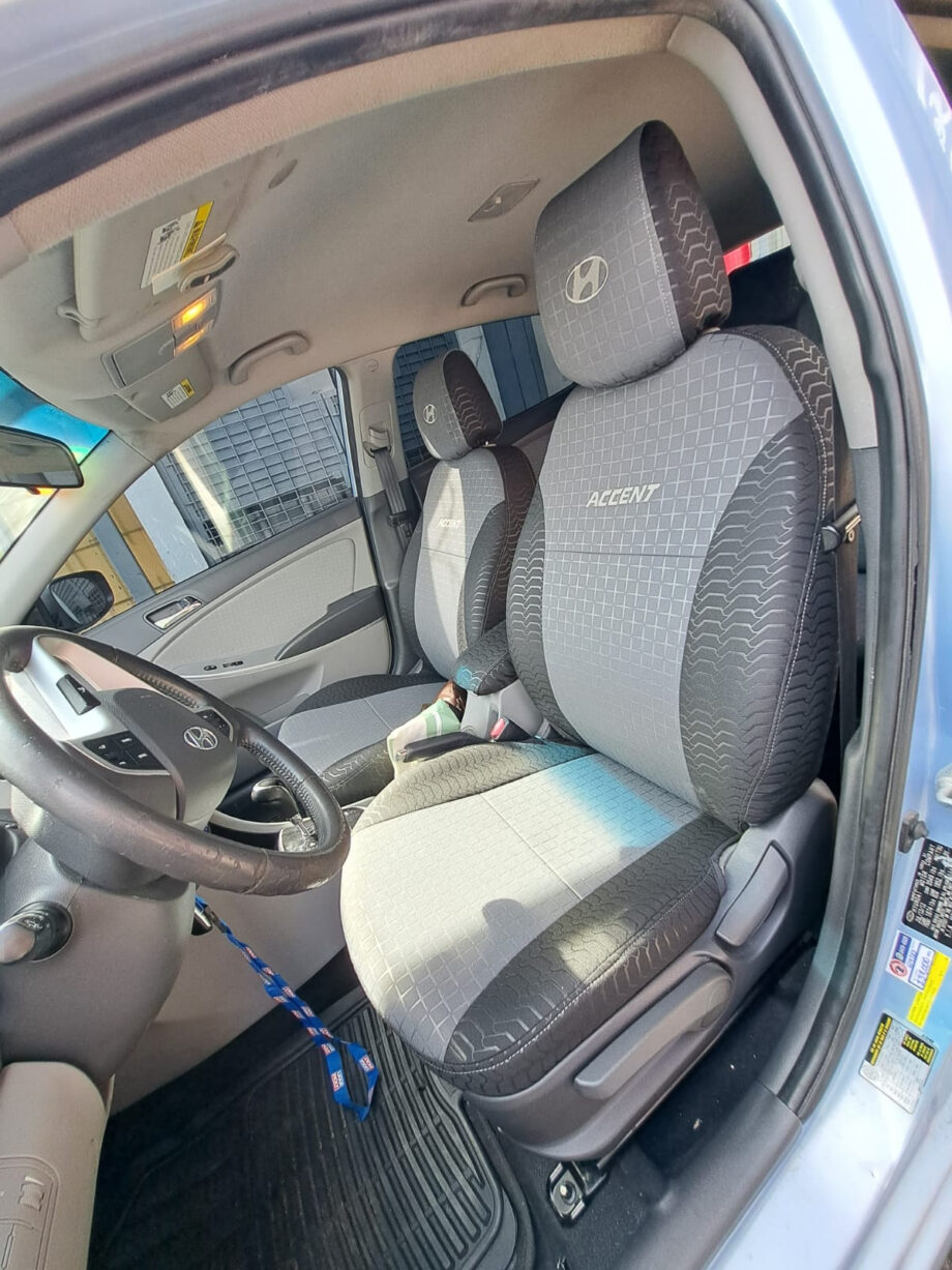 Cobertores de Asiento a la Medida, Tela automotriz + tela automotriz espumada, Extra cab, 5 pasajeros.